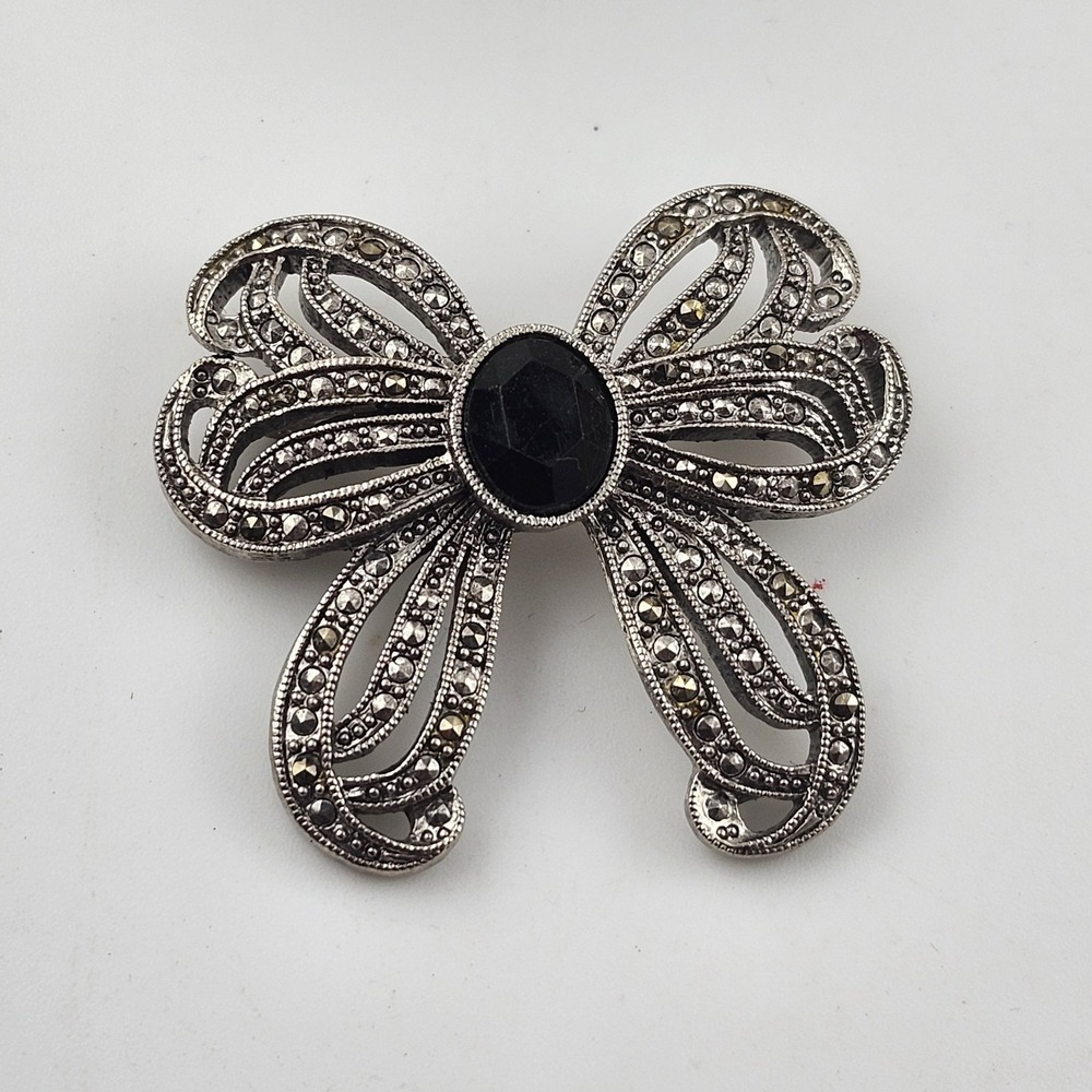 1928‎ Brand Silver Tone Bow Marcasite Black Acrylic Pin